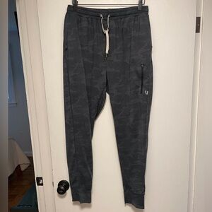 Vuori Men’s Sunday Performance Joggers L - Black Camo